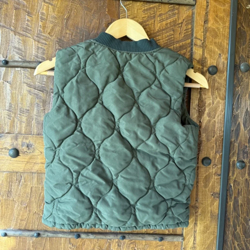 Old Navy Quilted Puffer Vest Kids Large 10-12 Olive Green Fleece Lined Zip Up